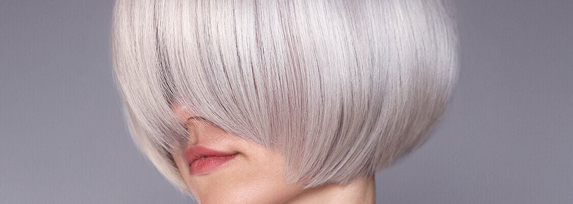 Model with silver hair 